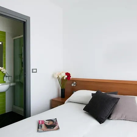 Liliana Hotel 2*