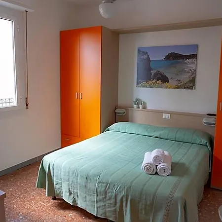 Liliana Hotel