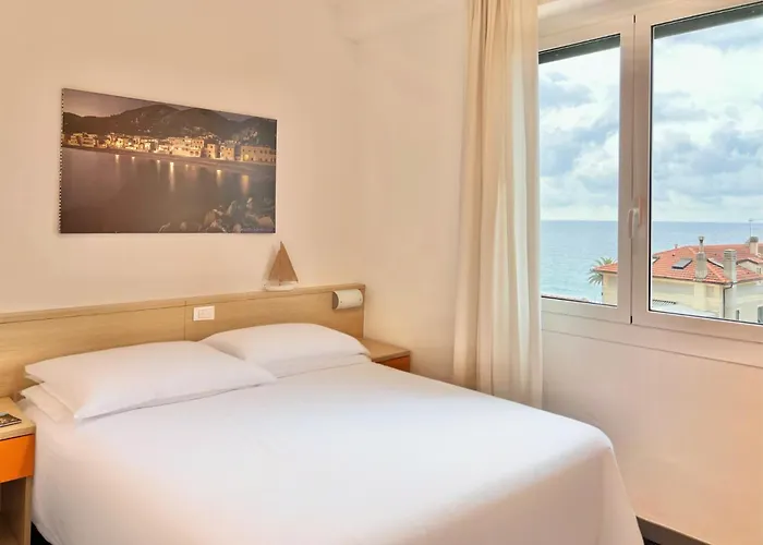 Liliana Hotel 2*