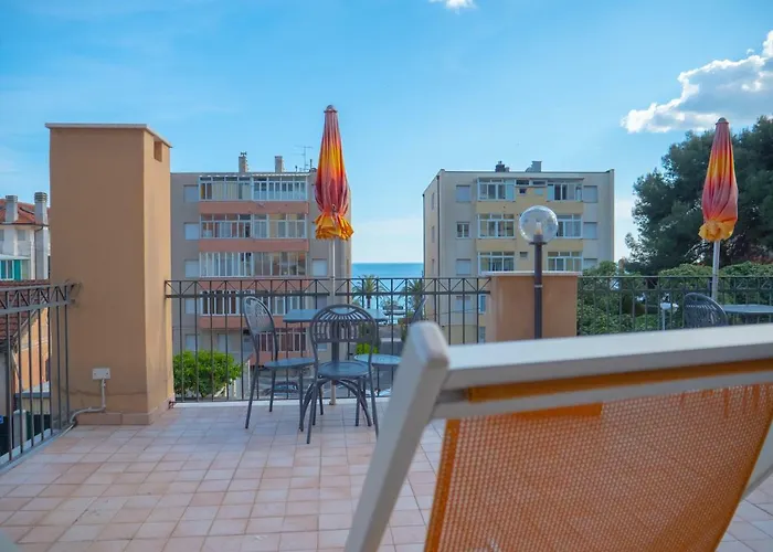 Liliana Hotel